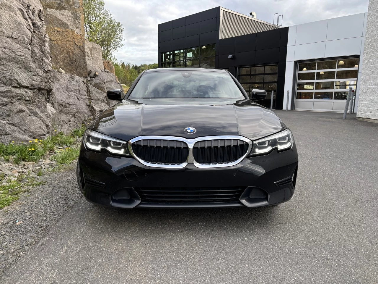2020 BMW 3 Series 330i xDrive Main Image