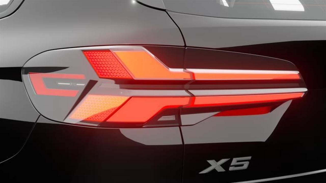 2026 BMW X5
                                                    xDrive50e Main Image