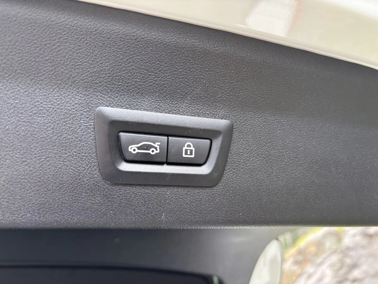2022 BMW X4 xDrive30i Main Image