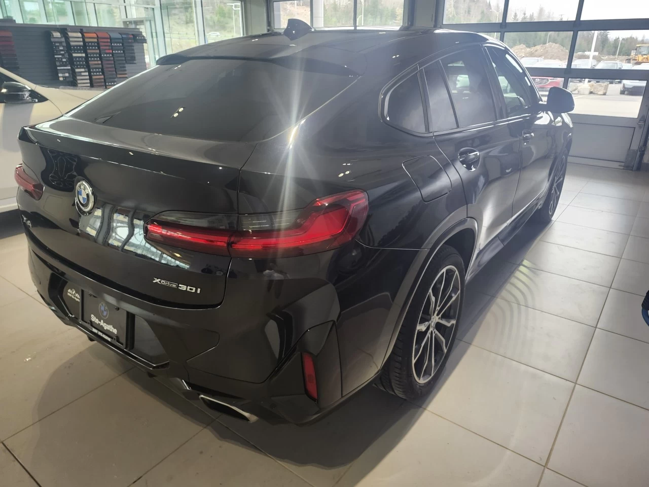 2022 BMW X4 xDrive30i Main Image