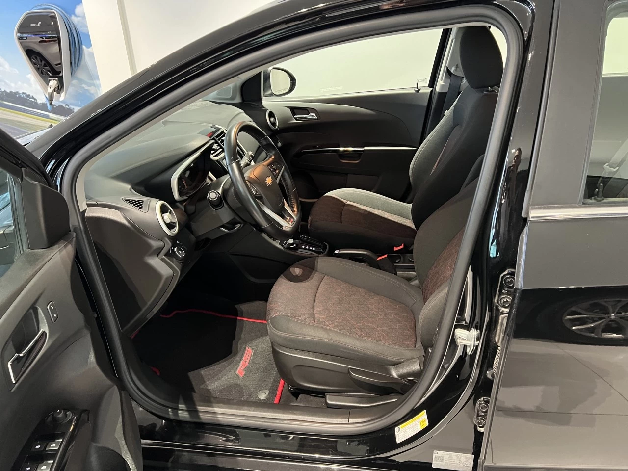 2017 Chevrolet Sonic LT Main Image