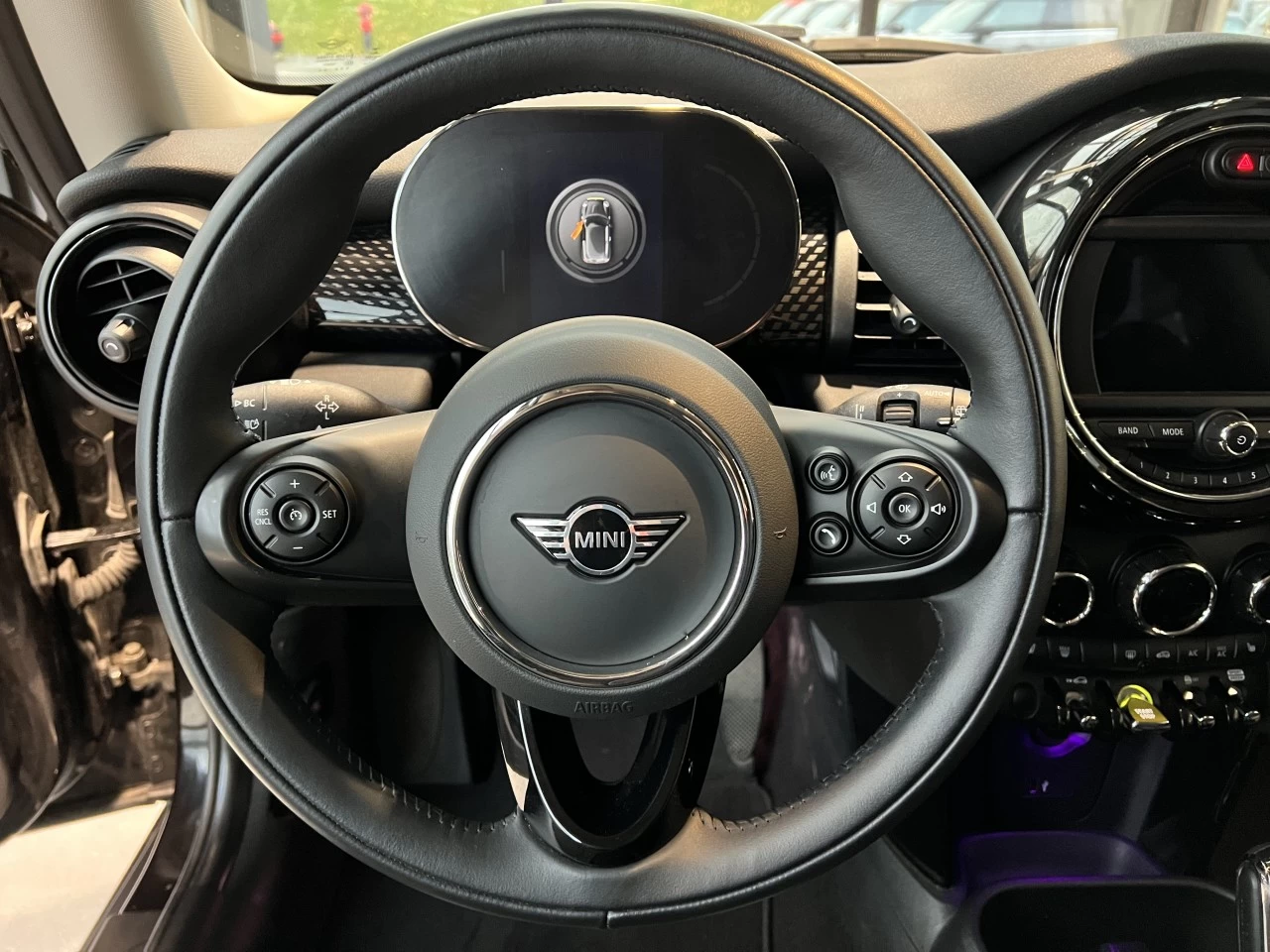 2021 Mini Cooper Cooper SE https://www.bmwsteagathe.com/resize/b990ff35b810a3abc0cc817b2ca24889-1