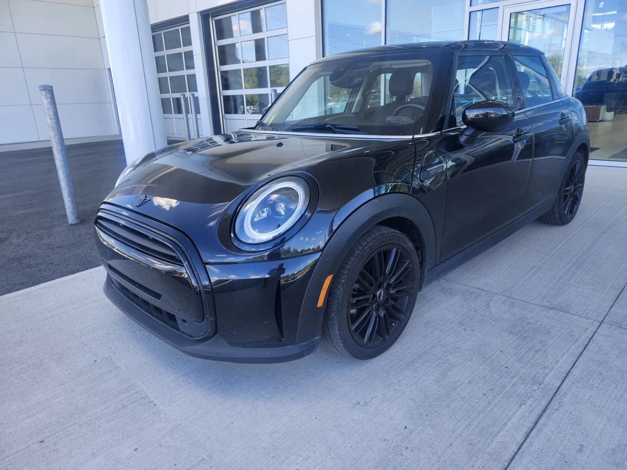 2024 Mini Cooper Cooper 5 portes https://www.bmwsteagathe.com/resize/b990ff35b810a3abc0cc817b2ca24889-1