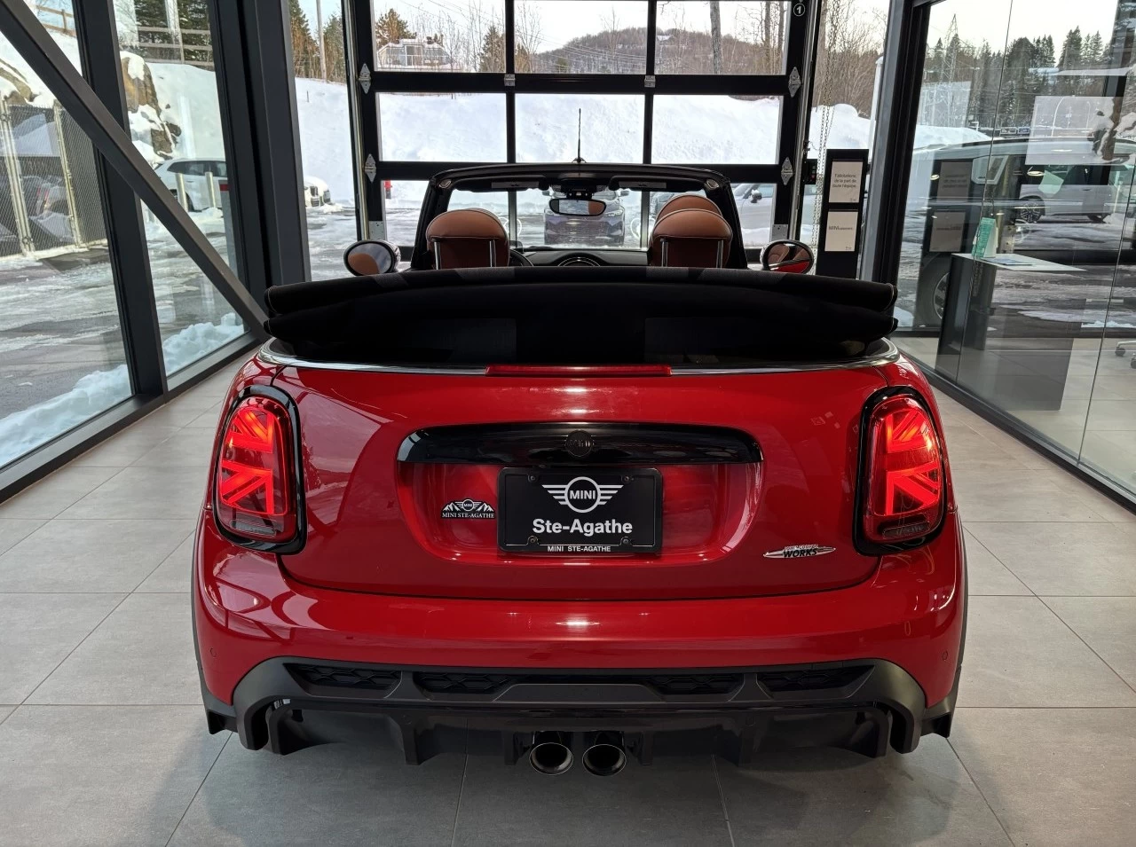 2024 Mini Cooper Convertible John Cooper Works Image principale