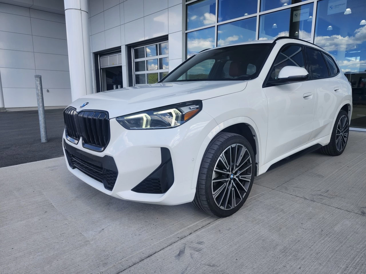 2023 BMW X1 xDrive28i https://www.bmwsteagathe.com/resize/b990ff35b810a3abc0cc817b2ca24889-1
