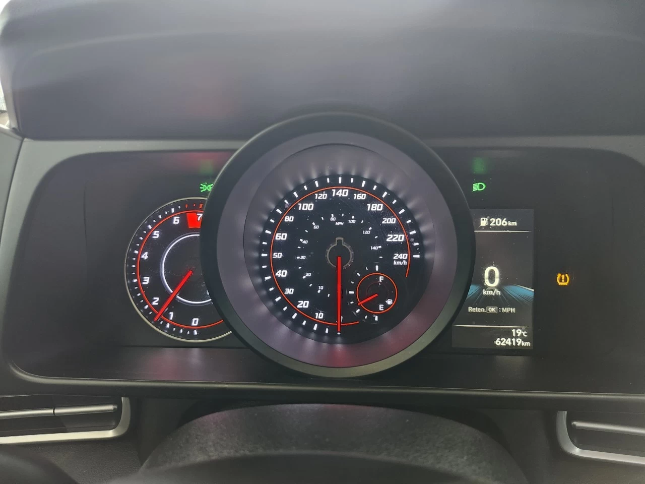 2022 Hyundai Elantra Essential Main Image