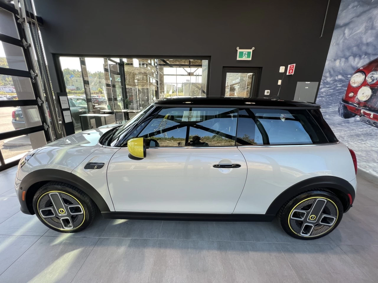 2023 Mini Cooper Cooper SE Main Image