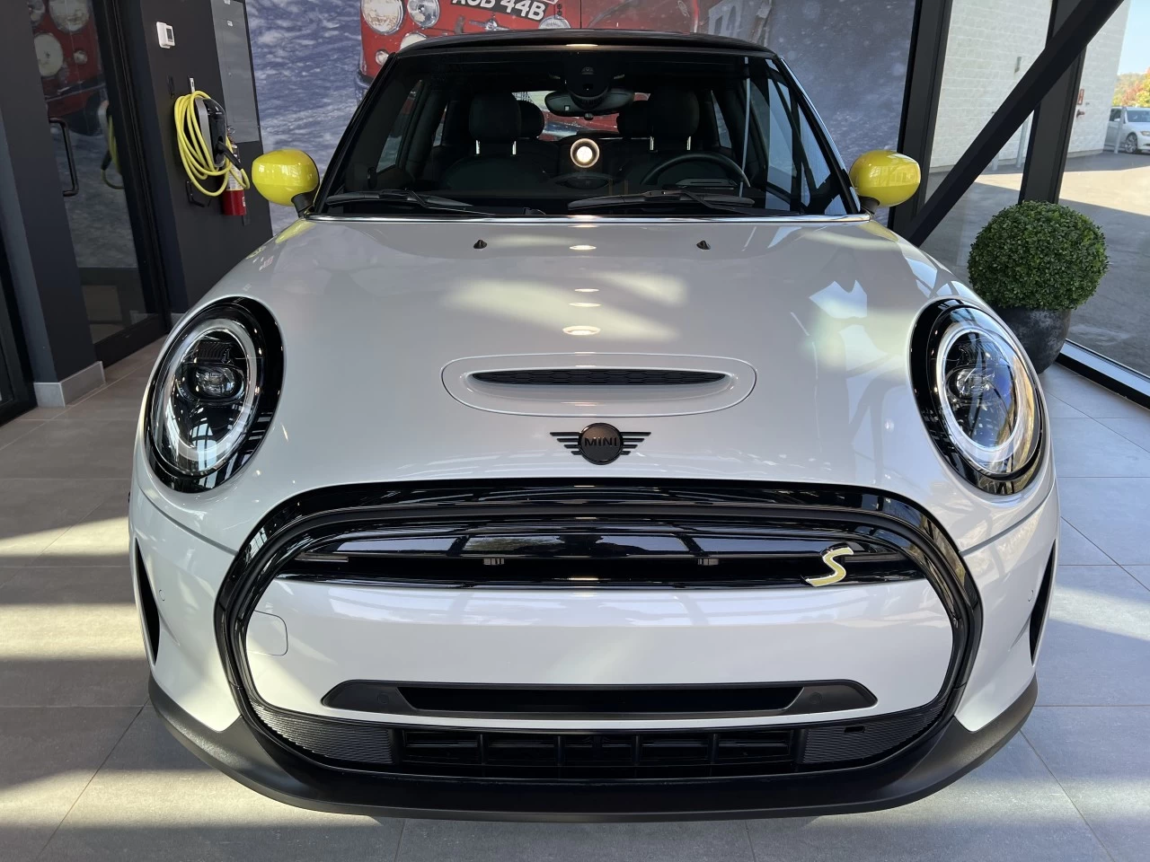 2023 Mini Cooper Cooper SE Main Image