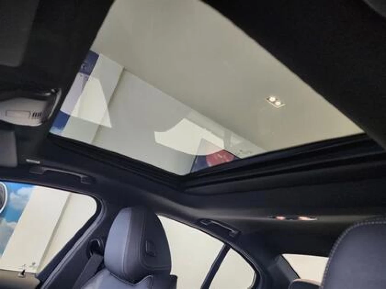 2023 BMW 330I xDrive Sedan Image principale