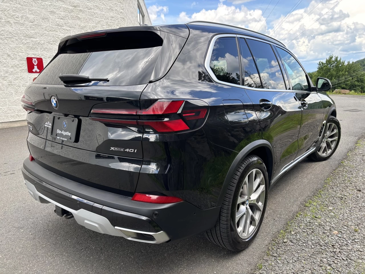 2024 BMW X5 xDrive40i Main Image