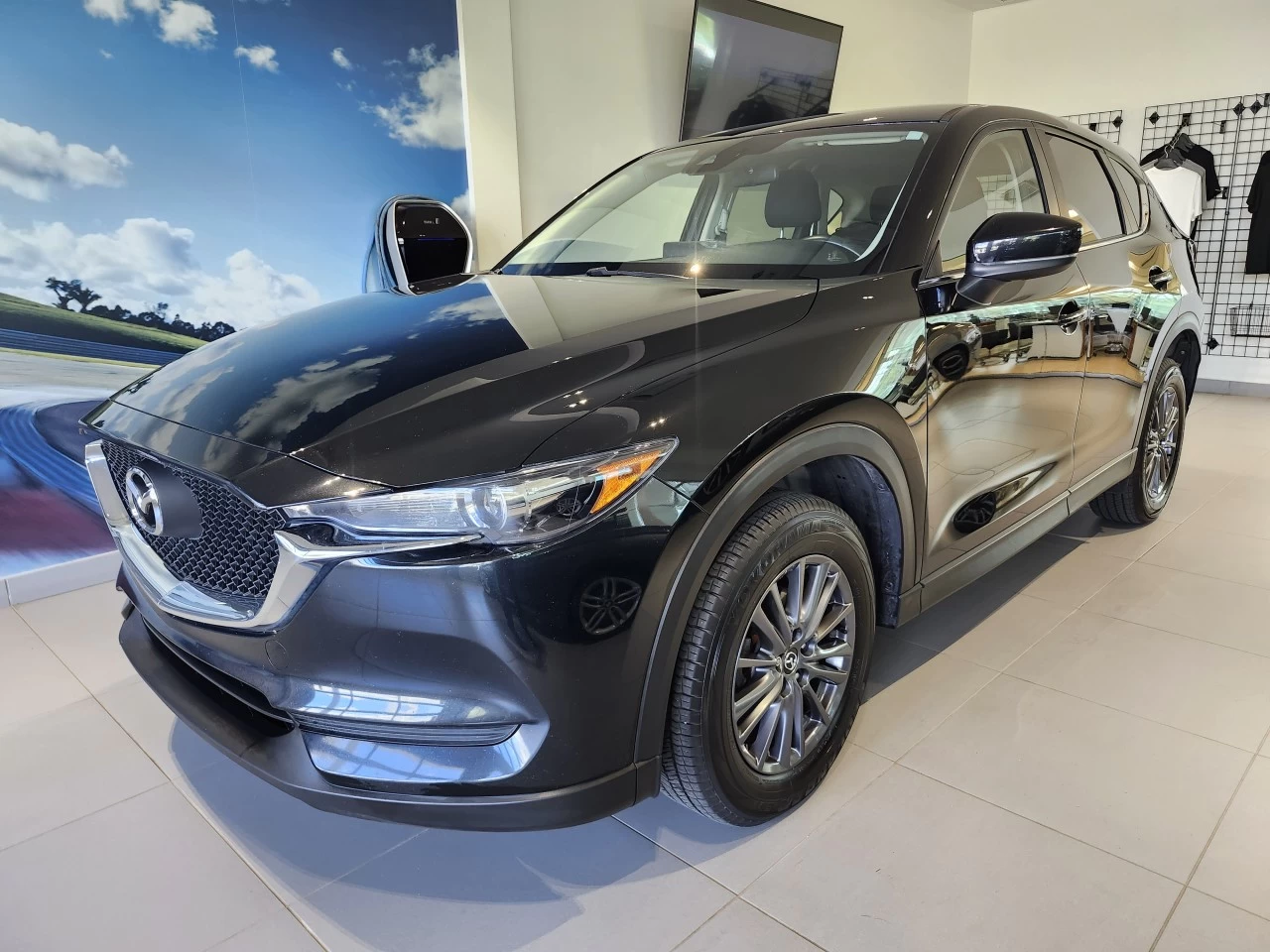 2021 Mazda CX-5 GX https://www.bmwsteagathe.com/resize/b990ff35b810a3abc0cc817b2ca24889-1