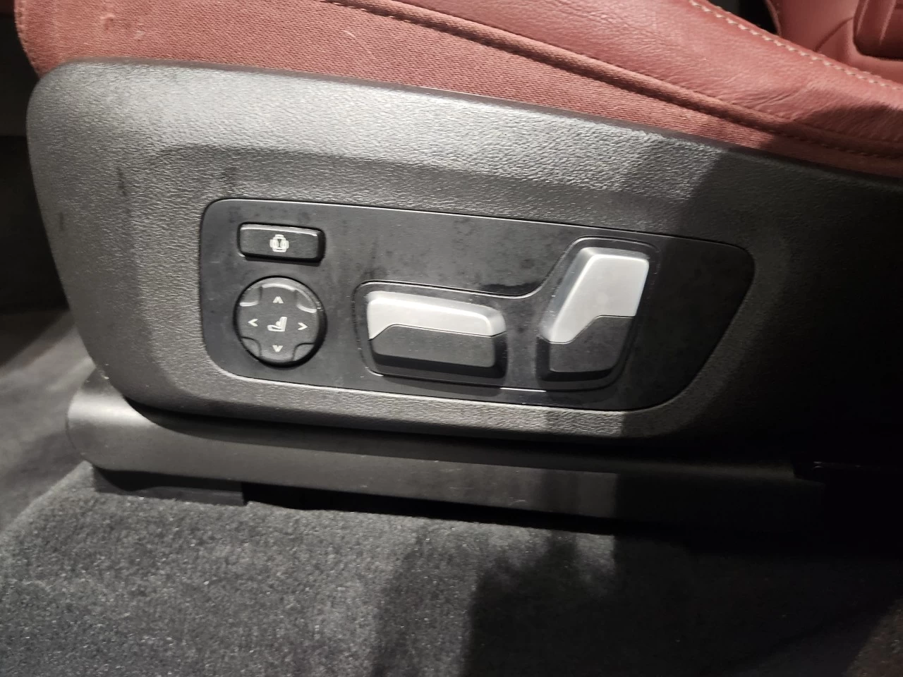 2023 BMW X4 xDrive30i Main Image