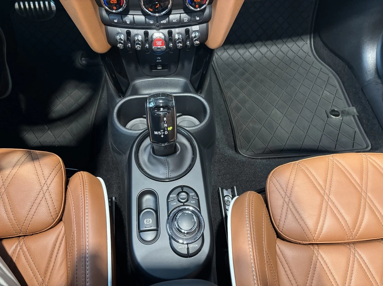 2024 Mini Cooper Convertible John Cooper Works Image principale