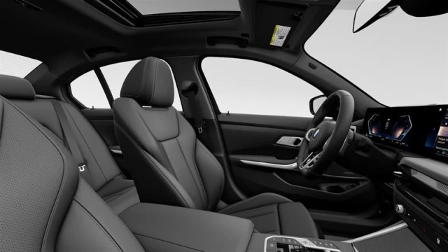 BMW 330i xDrive Sedan 2025