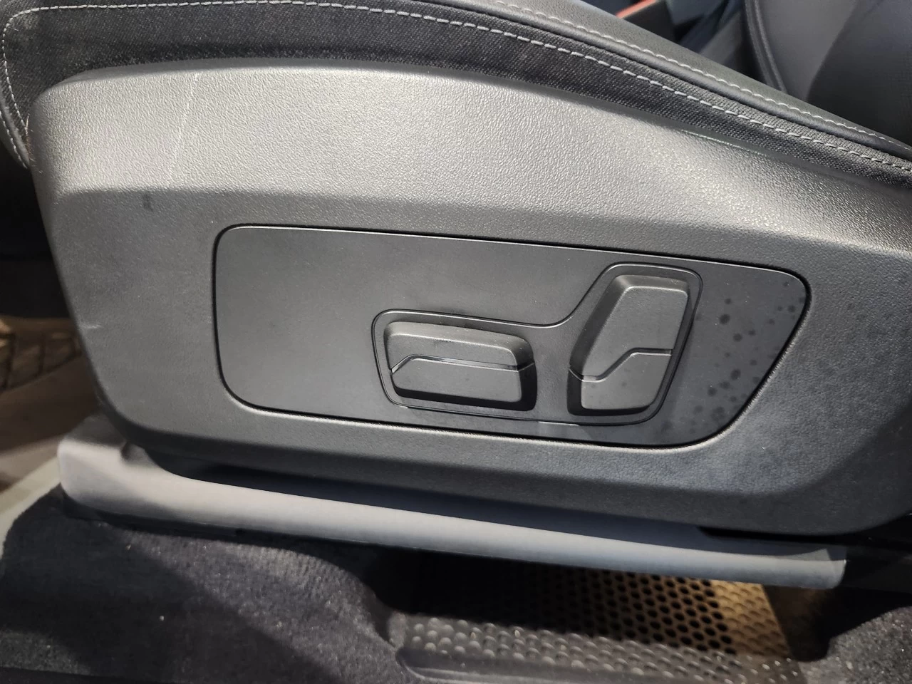 2024 BMW X1 xDrive28i Main Image