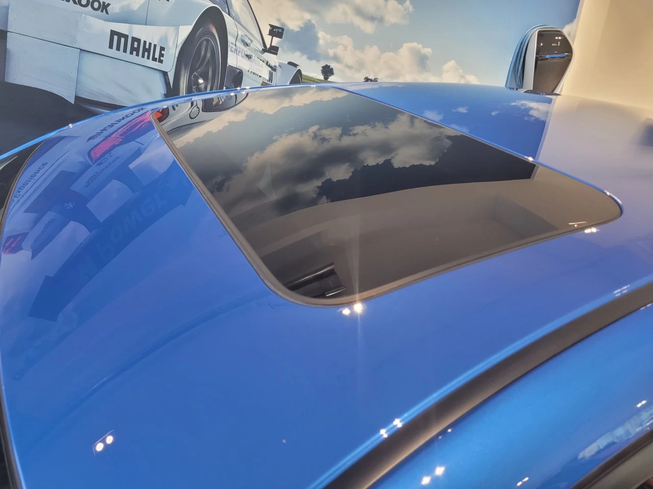 2022 Nissan Sentra SR Main Image
