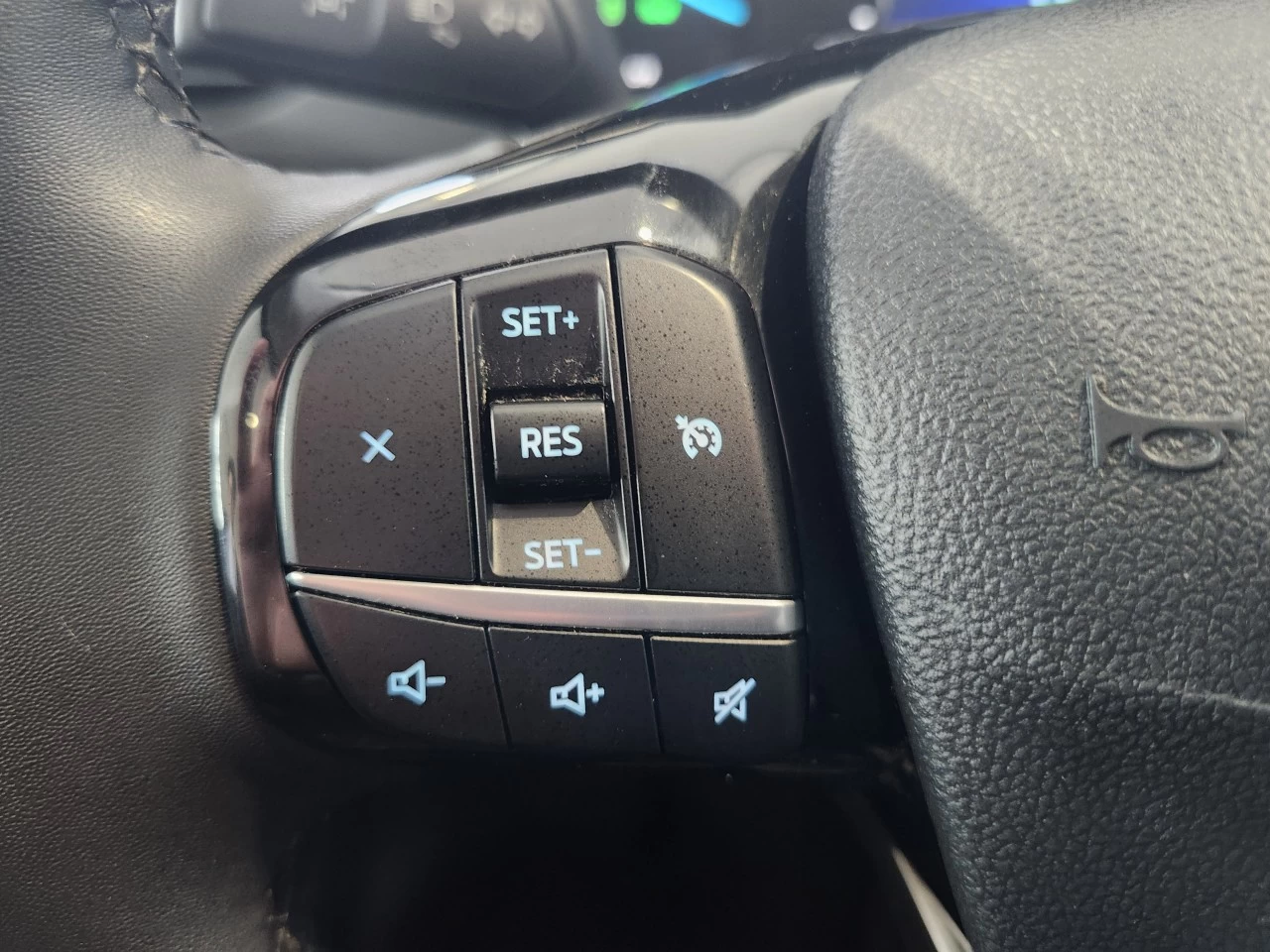 2022 Ford Escape SE Plug-In Hybrid Image principale