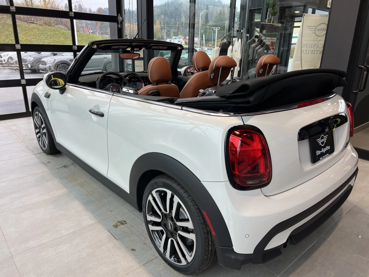 2024 MINI Cooper Convertible  Image principale
