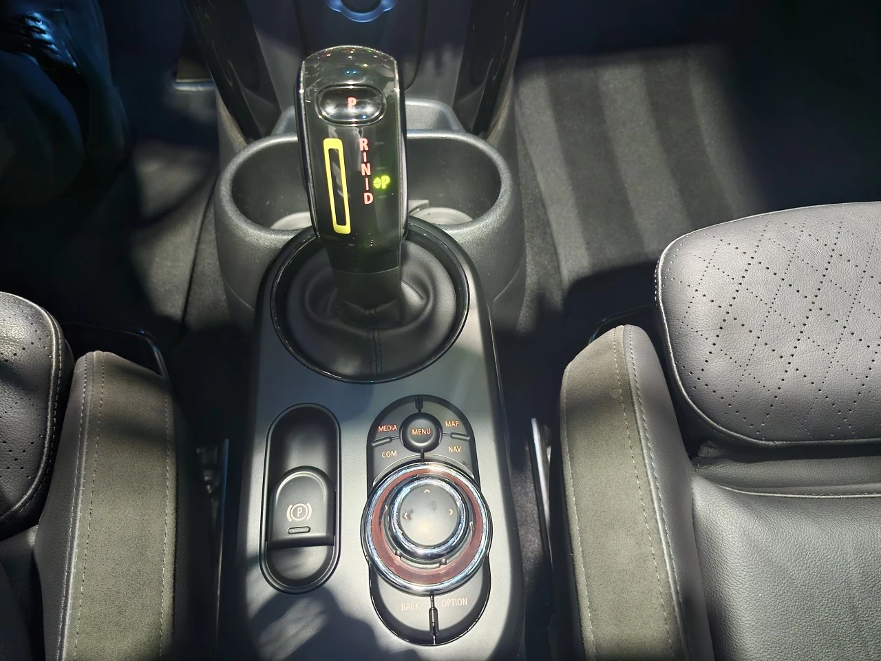 2022 Mini Cooper SE Main Image