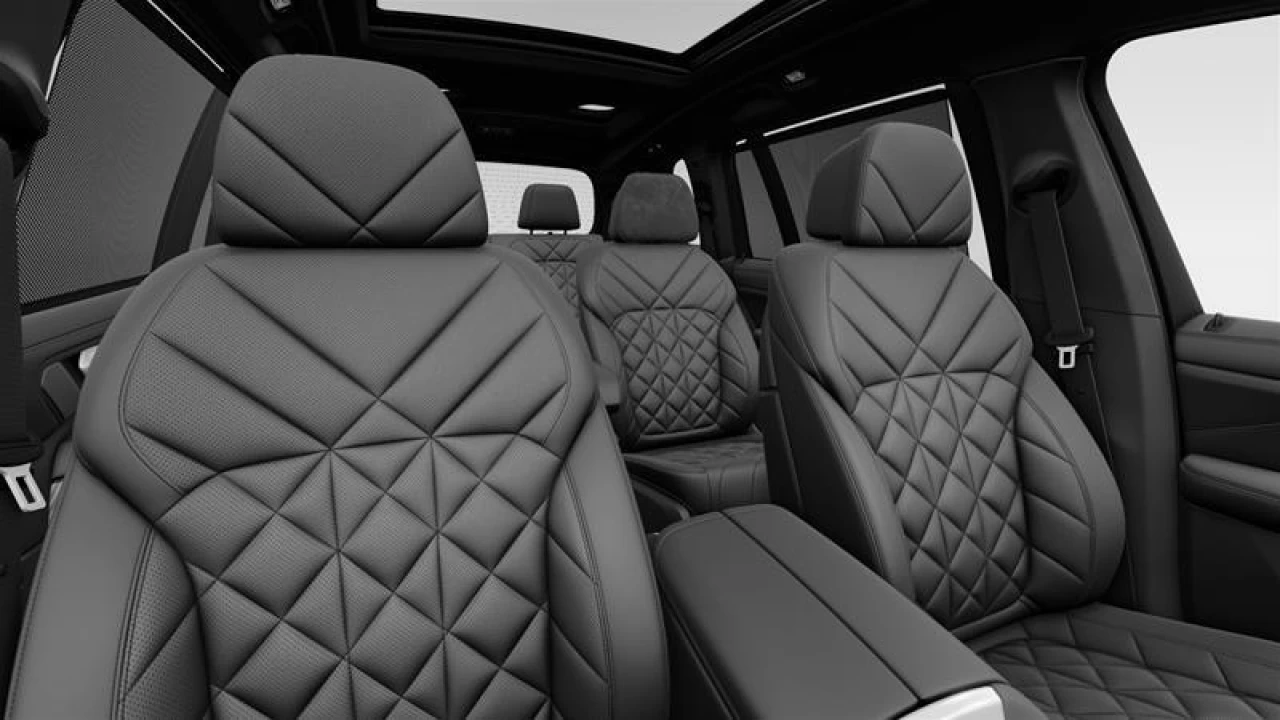 2026 BMW X7 M60i xDrive Main Image