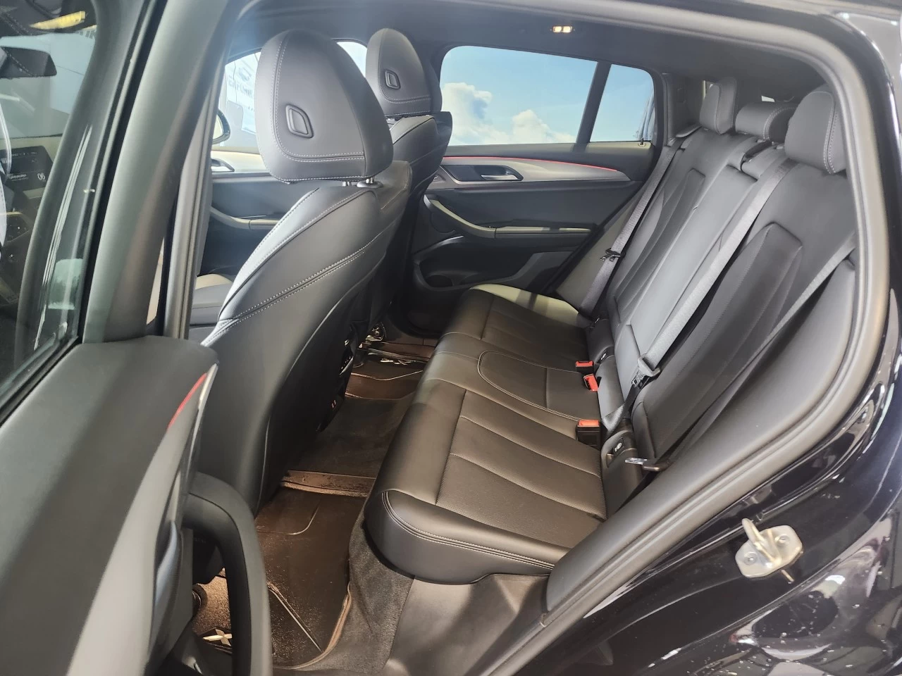 2022 BMW X4 xDrive30i Main Image