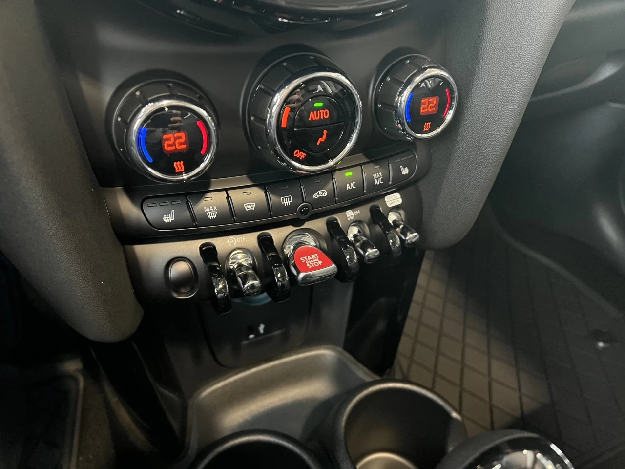 2024 MINI COOPER S 3 Door Main Image