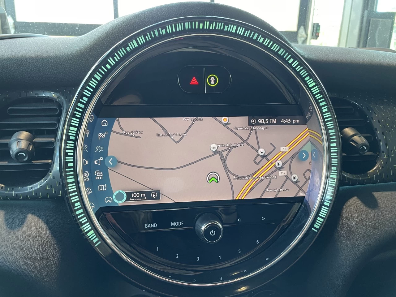 2022 Mini Cooper Cooper SE https://www.bmwsteagathe.com/resize/b990ff35b810a3abc0cc817b2ca24889-1