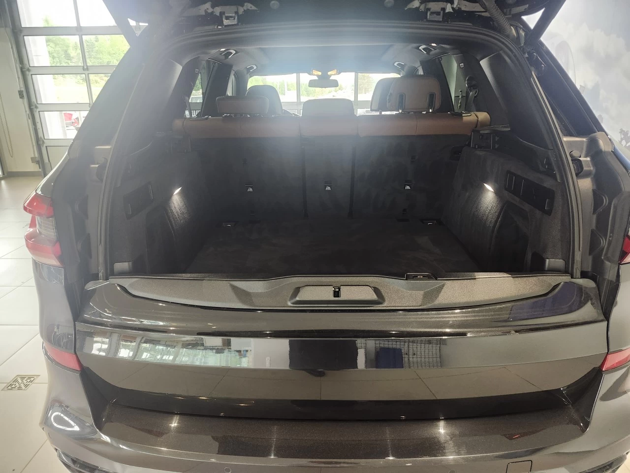 2022 BMW X5 xDrive40i Main Image