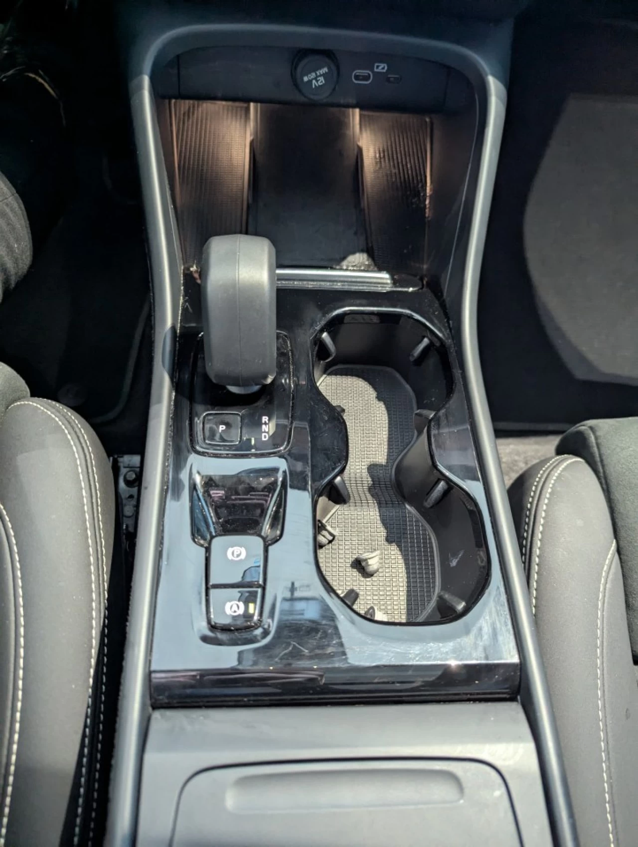 2023 Volvo XC40 Plus Dark Theme Main Image
