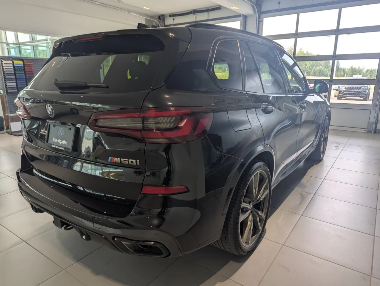 2021 BMW X5 M50i Image principale