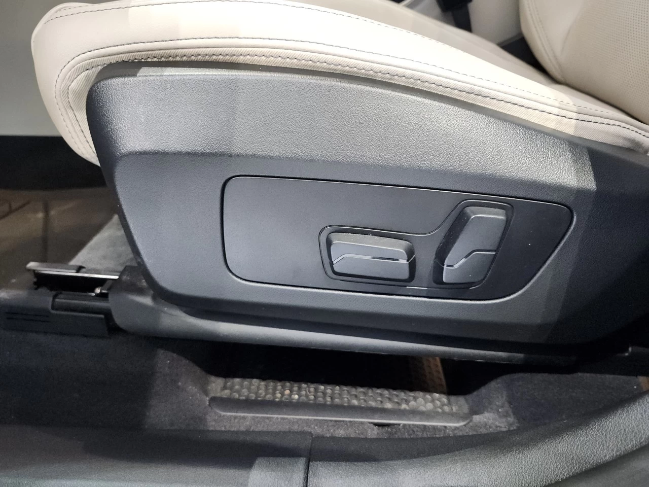 2023 BMW X1 xDrive28i Main Image