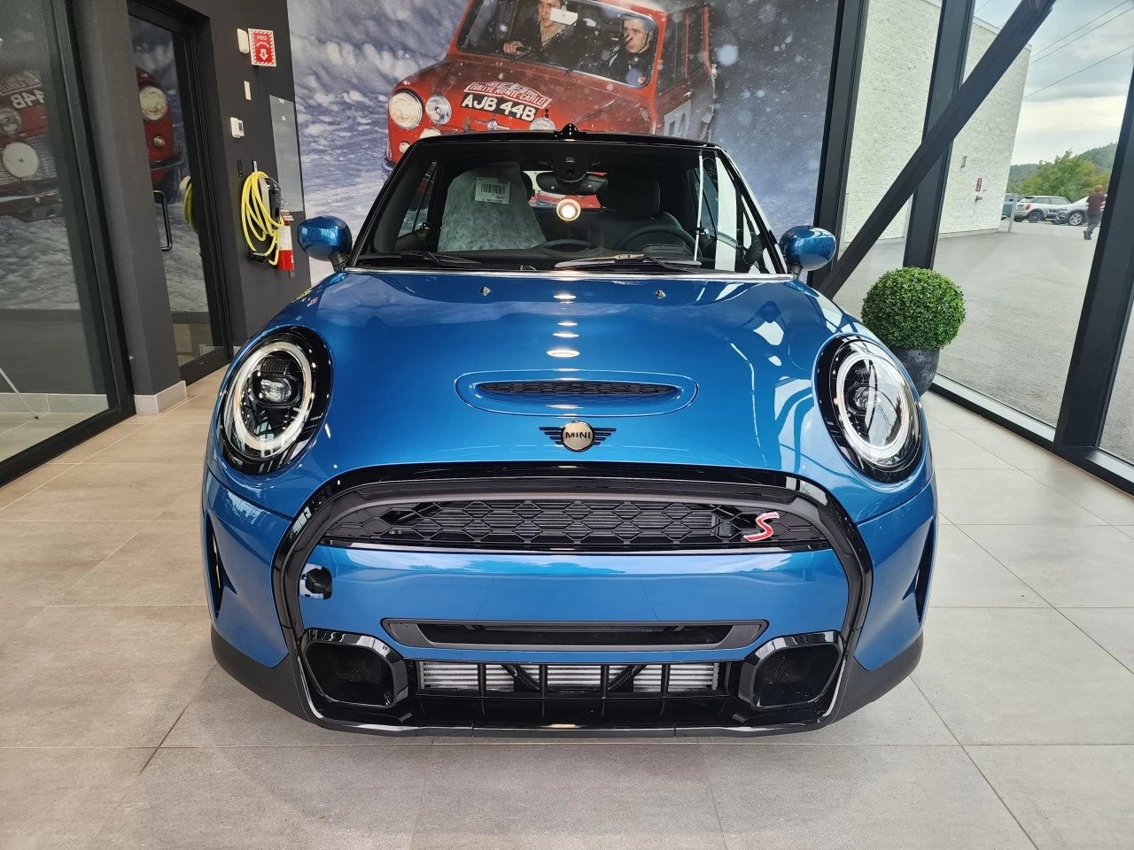 2024 MINI Cooper S Convertible  Image principale