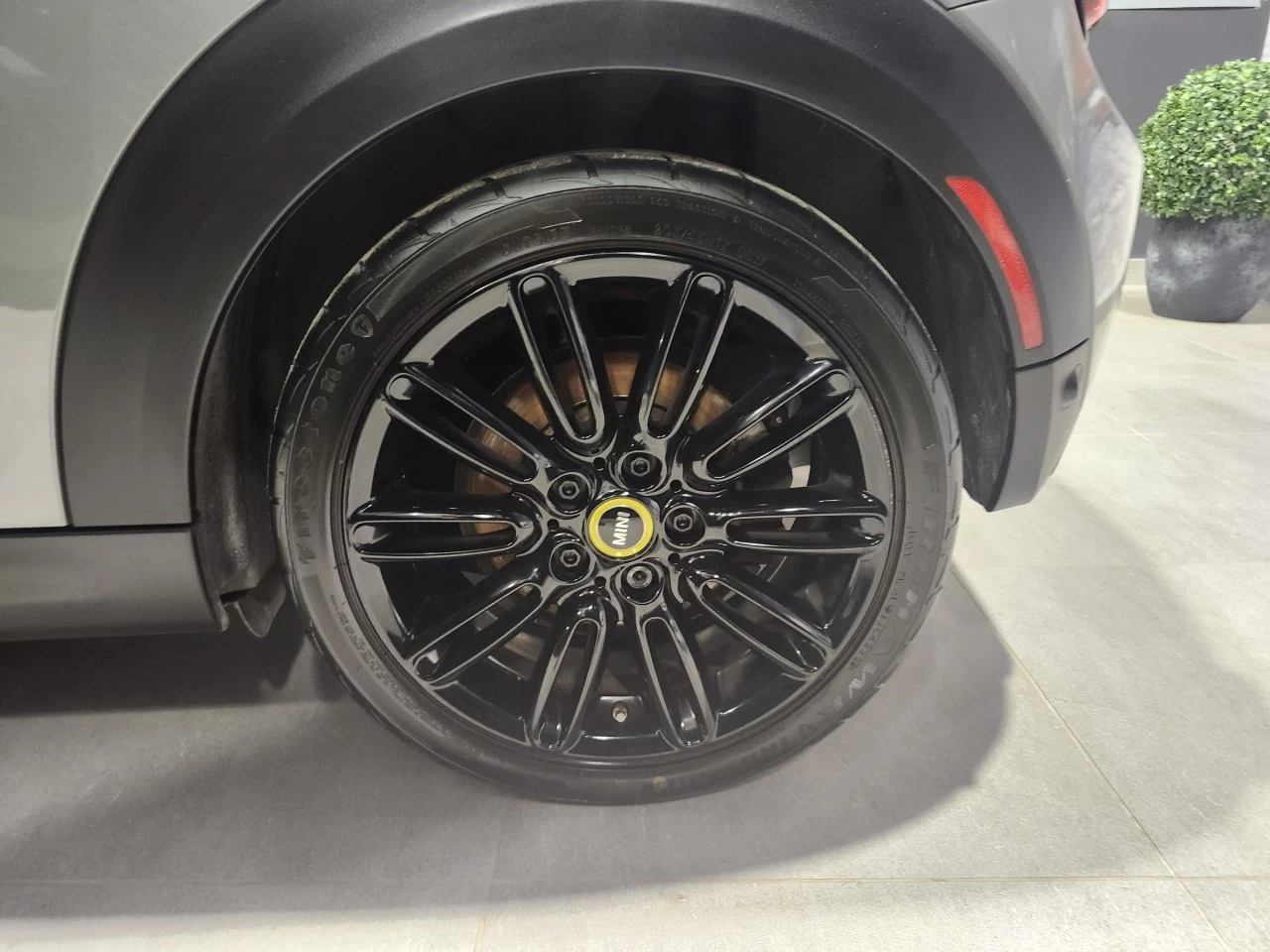 2022 Mini Cooper SE Main Image