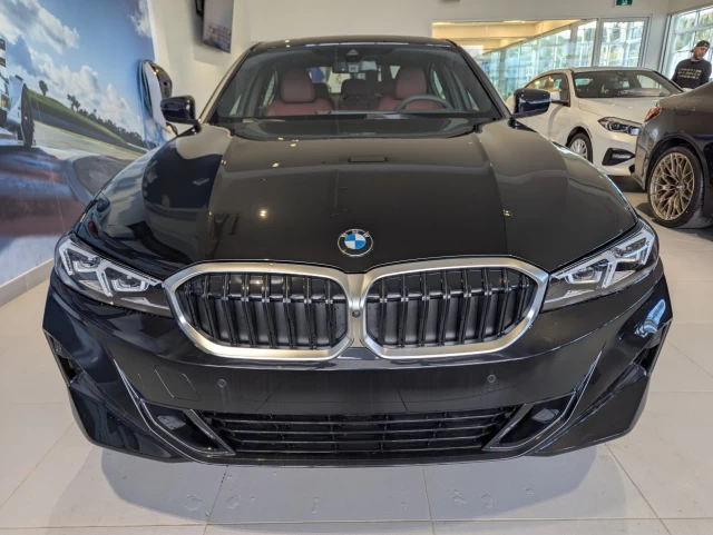 BMW 330i xDrive Sedan 2025