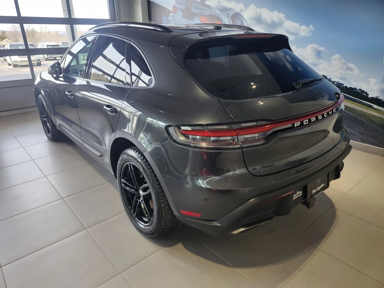 2023 Porsche Macan AWD Image principale