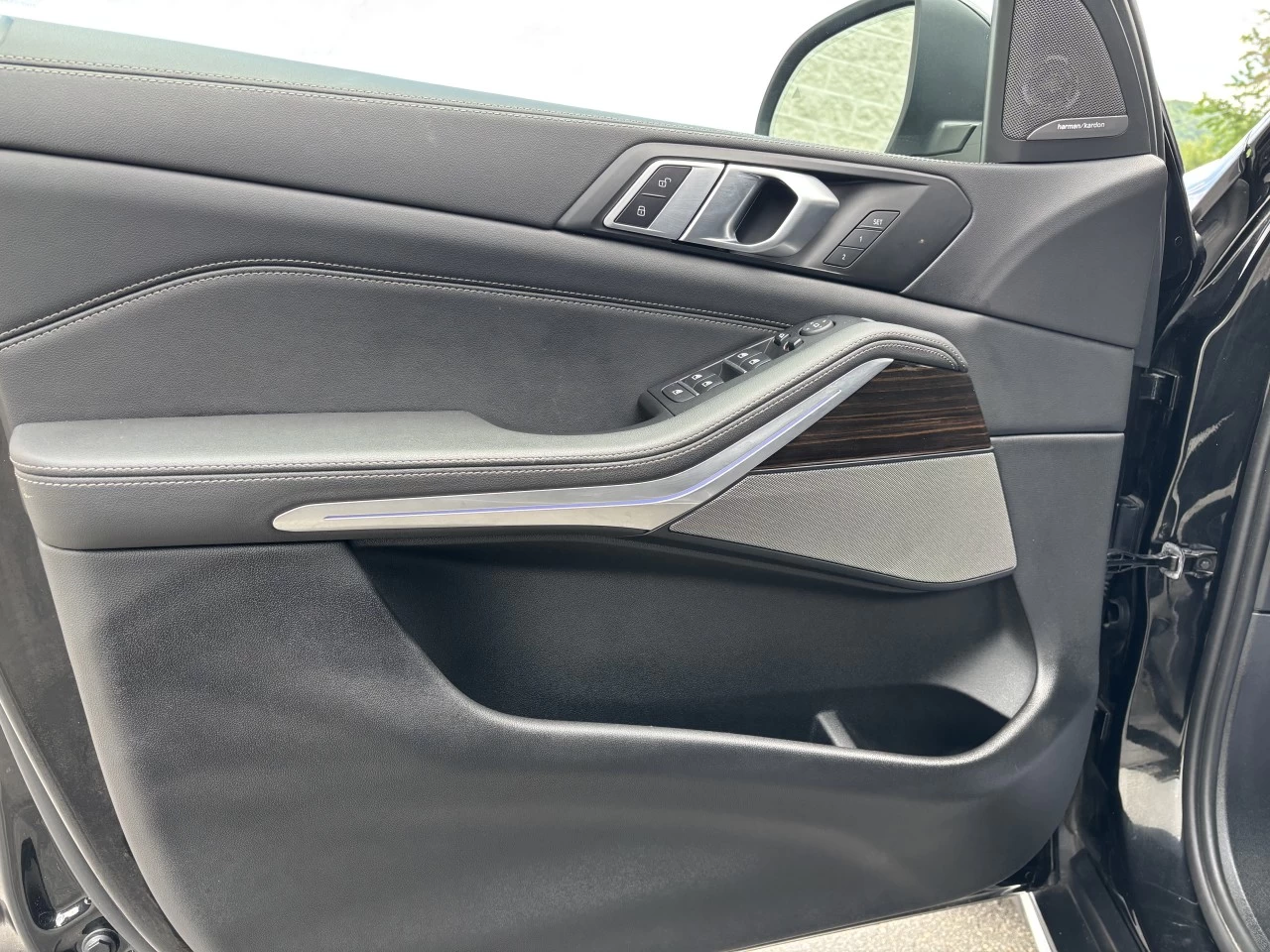 2024 BMW X5 xDrive40i Main Image