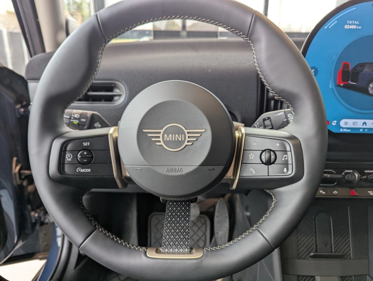 2025 MINI 5 Door Cooper C FWD Image principale