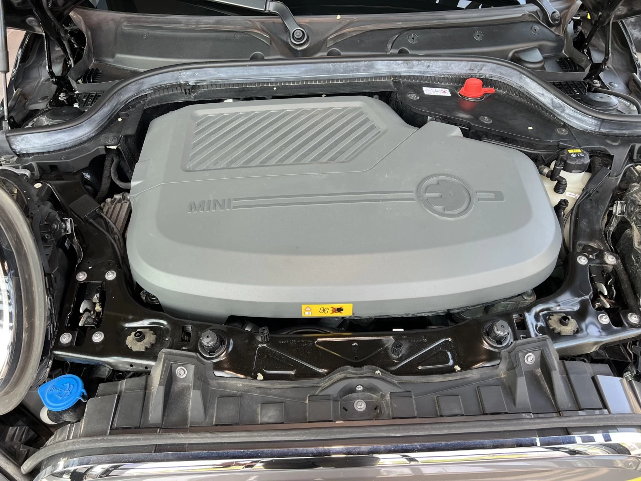 2021 Mini Cooper Cooper SE https://www.bmwsteagathe.com/resize/b990ff35b810a3abc0cc817b2ca24889-1