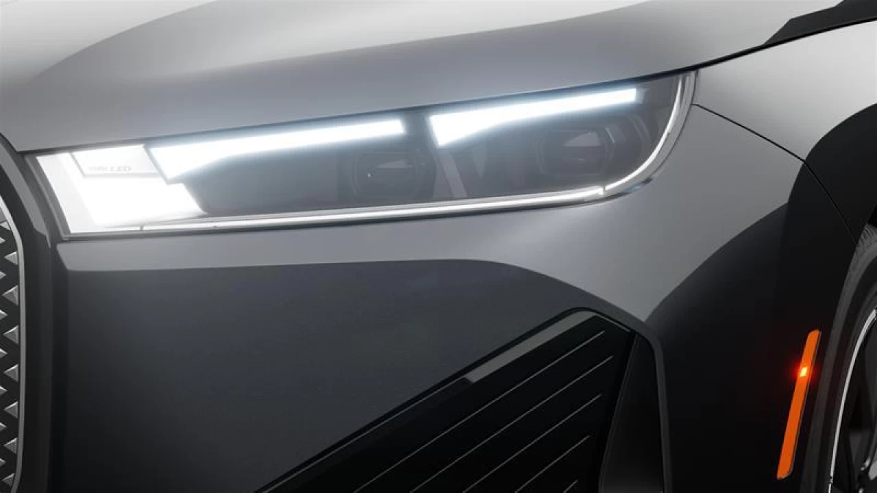 2025 BMW iX xDrive50 Main Image