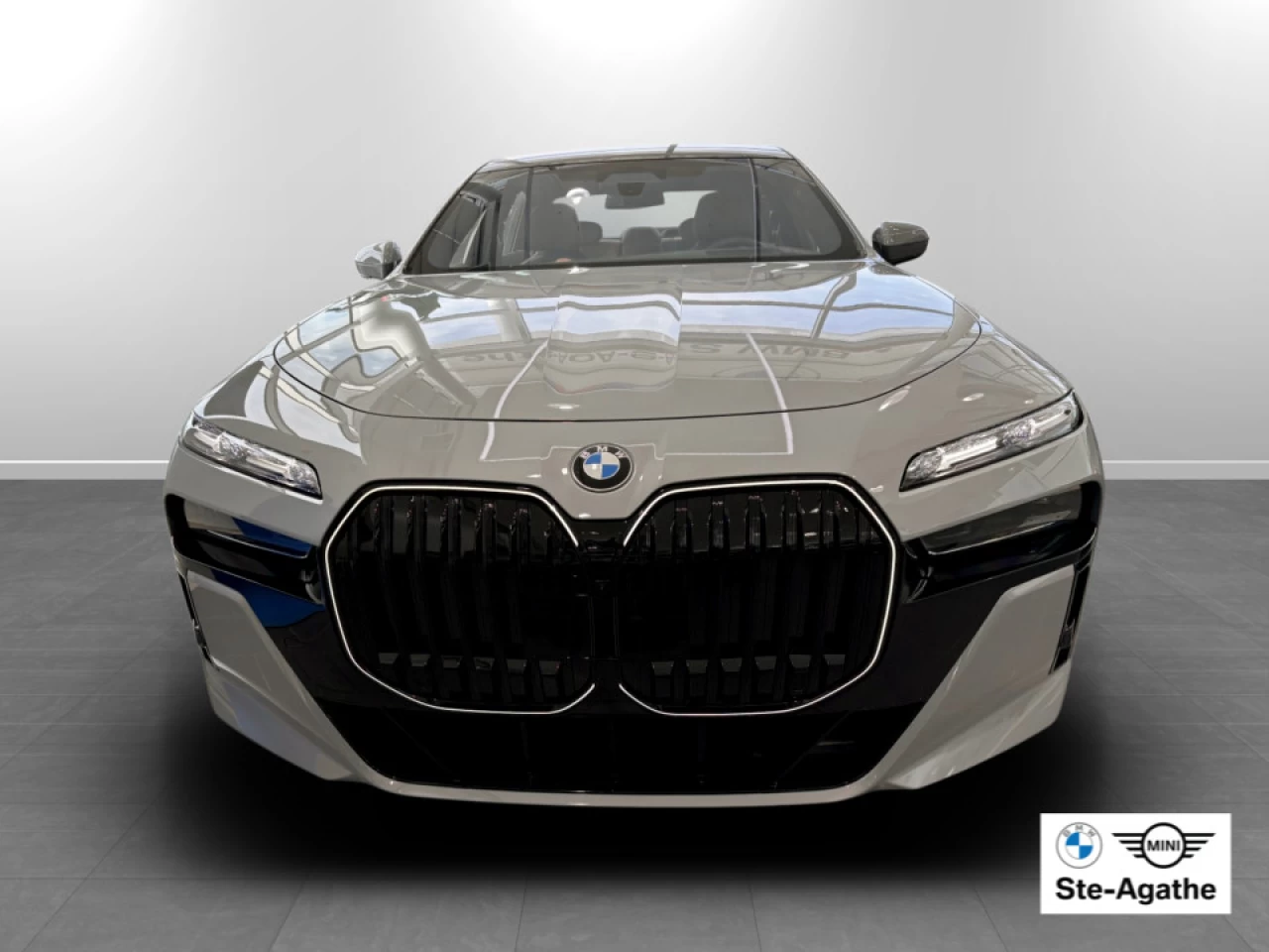 2026 BMW 760I xDrive Sedan Main Image