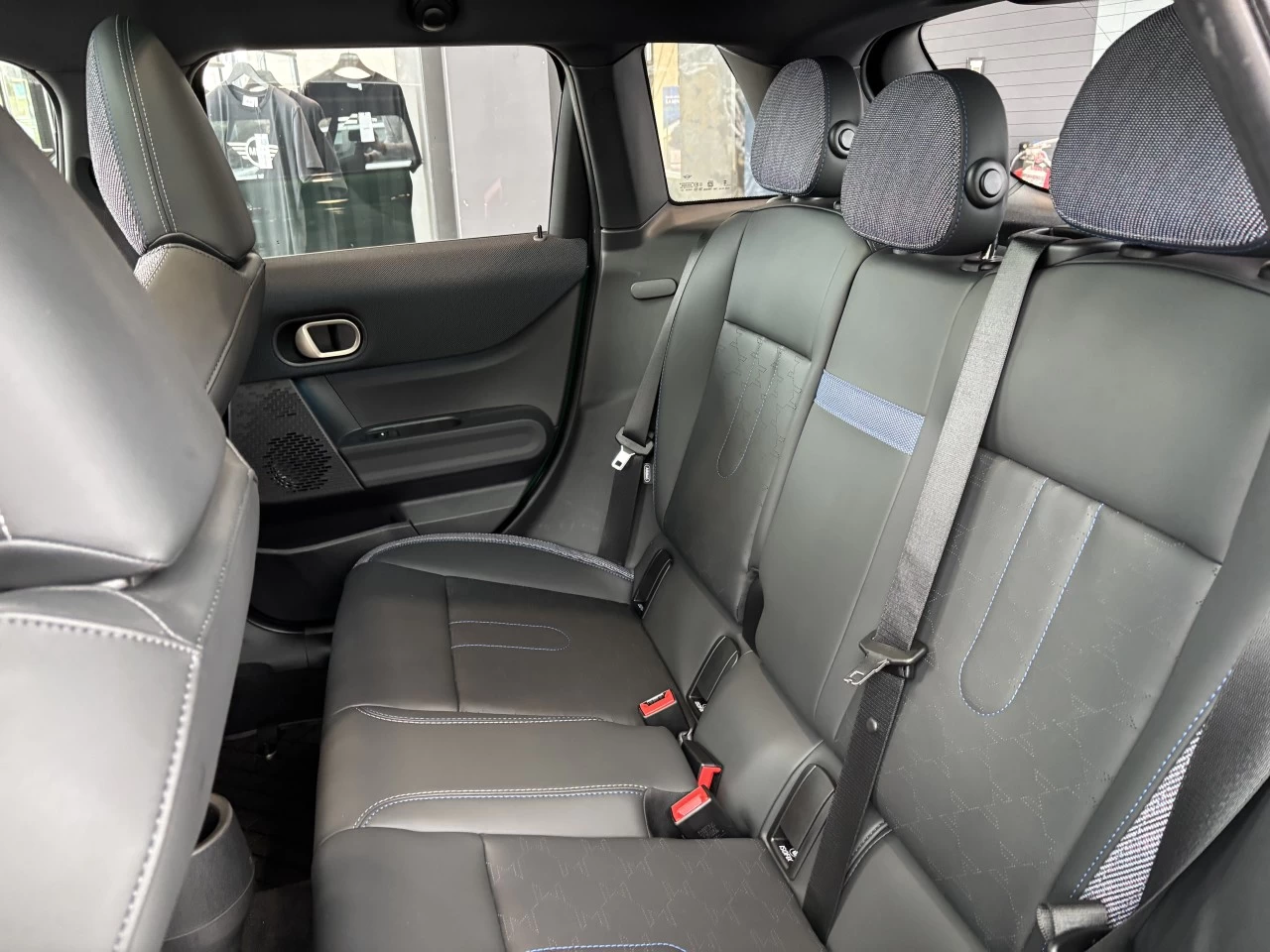 2025 Mini 5 door Cooper C Image principale