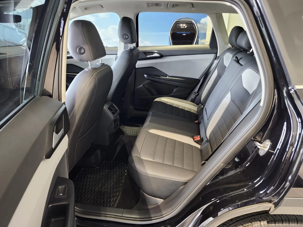 2023 Volkswagen Taos Highline Image principale