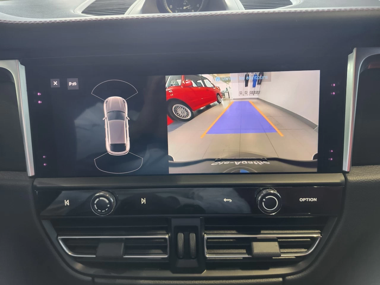 2023 Porsche Macan AWD Image principale