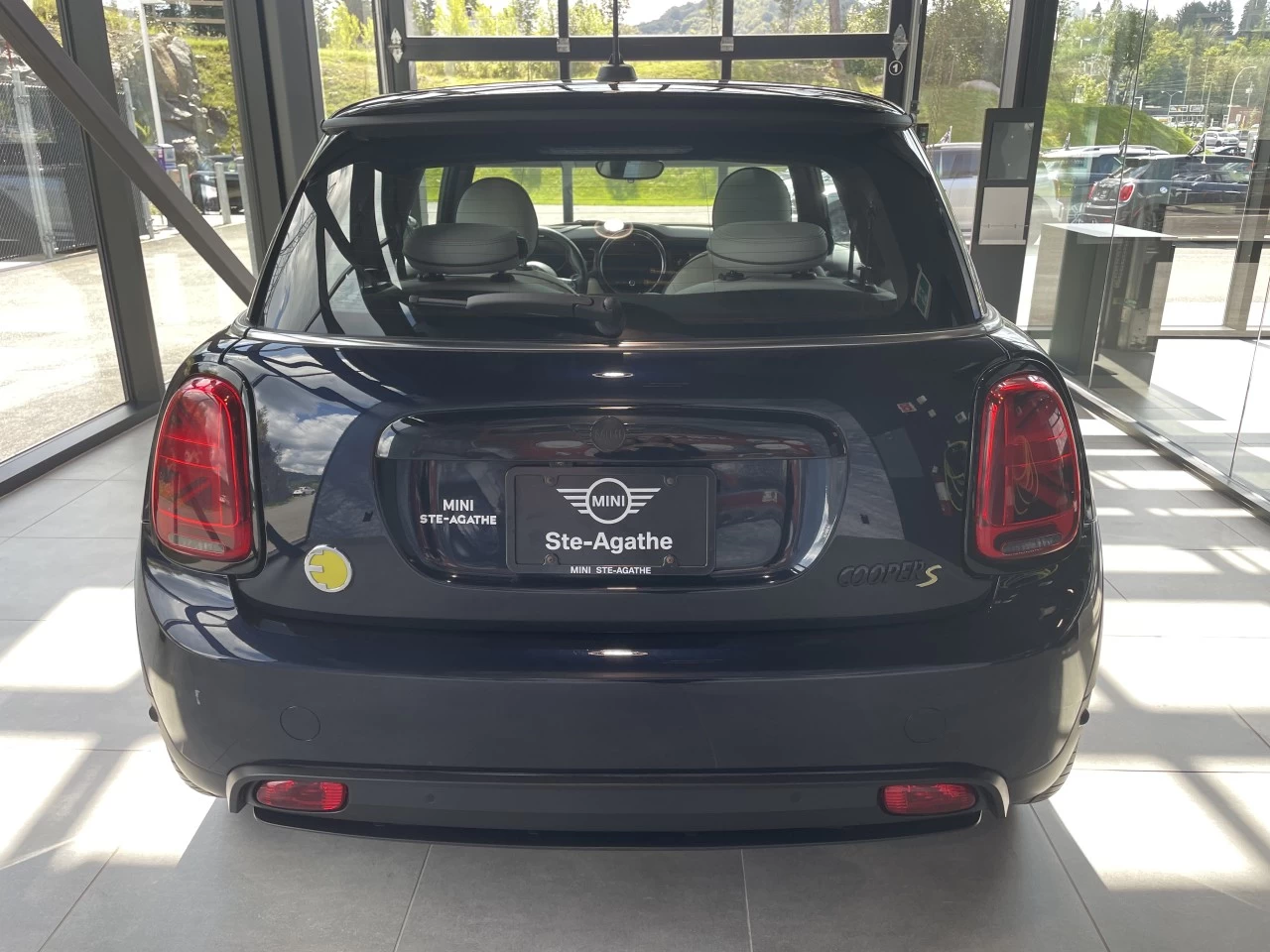 2022 Mini Cooper Cooper SE Main Image