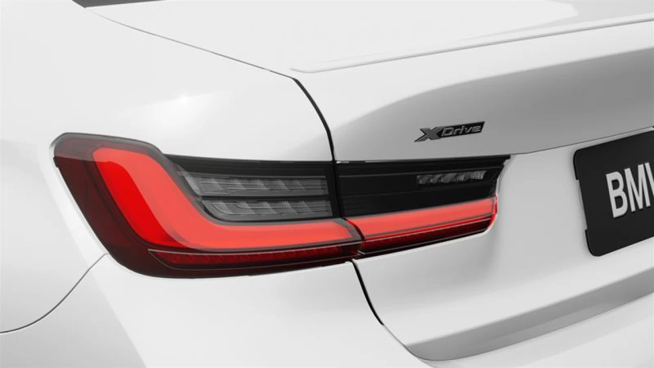 2026 BMW 330I xDrive M Sport Edition Image principale