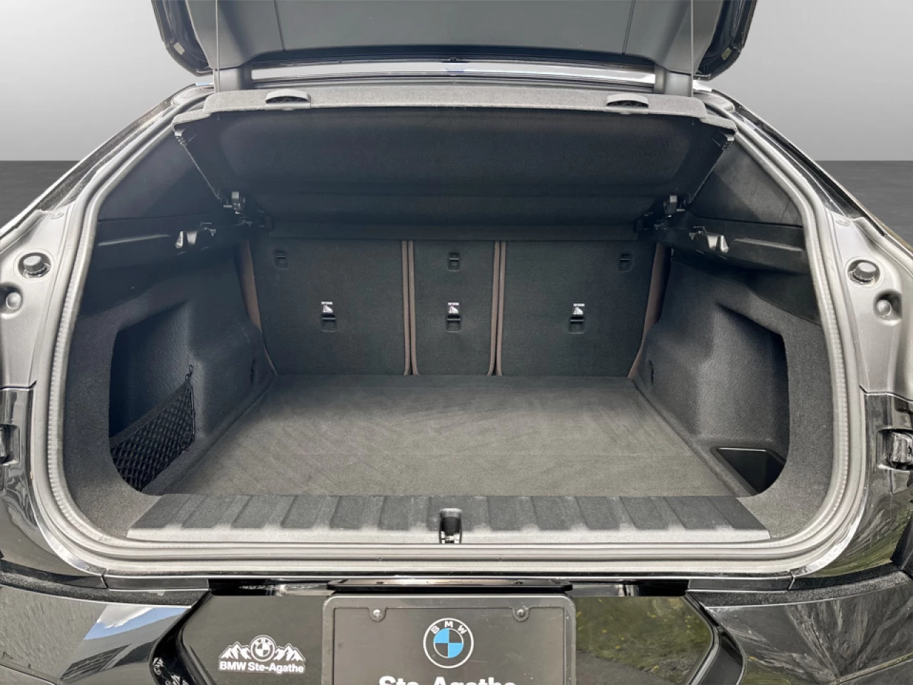 2025 BMW X2 xDrive28i Image principale