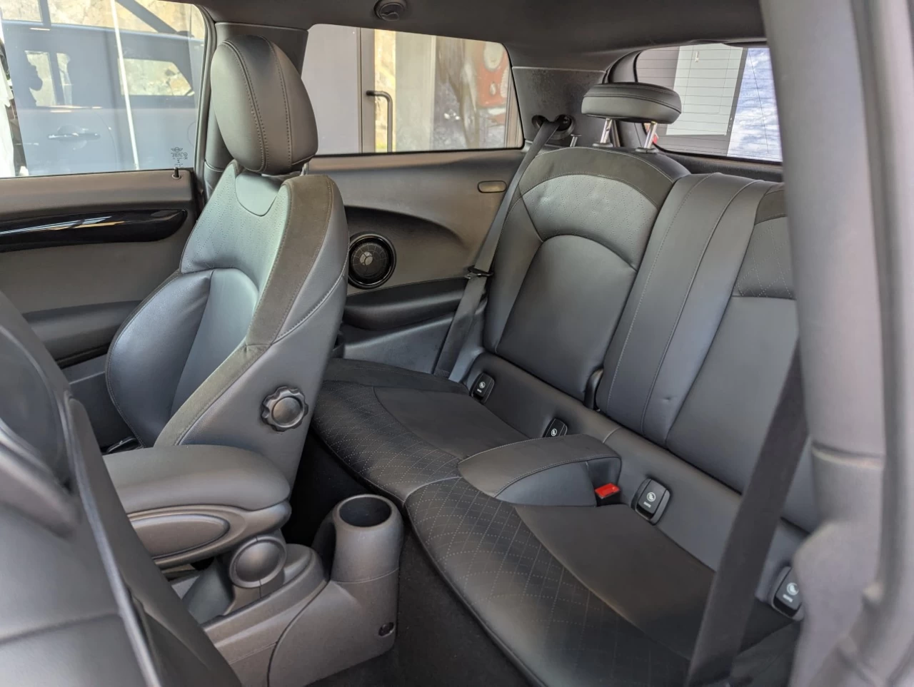 2021 Mini Cooper Cooper SE Main Image