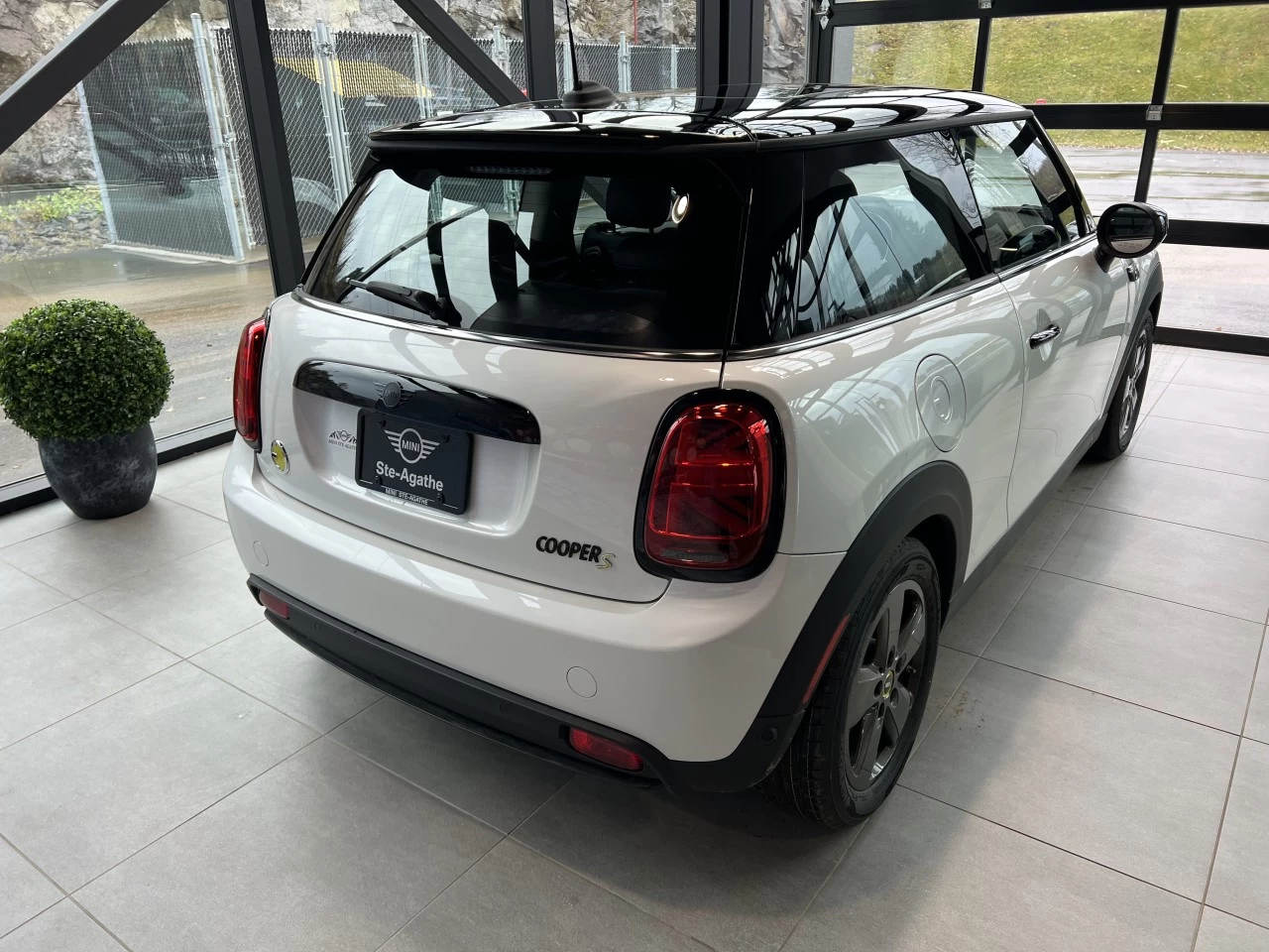 2024 MINI Cooper SE 3 Door Image principale