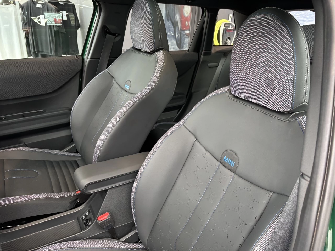 2025 Mini 5 door Cooper C Image principale