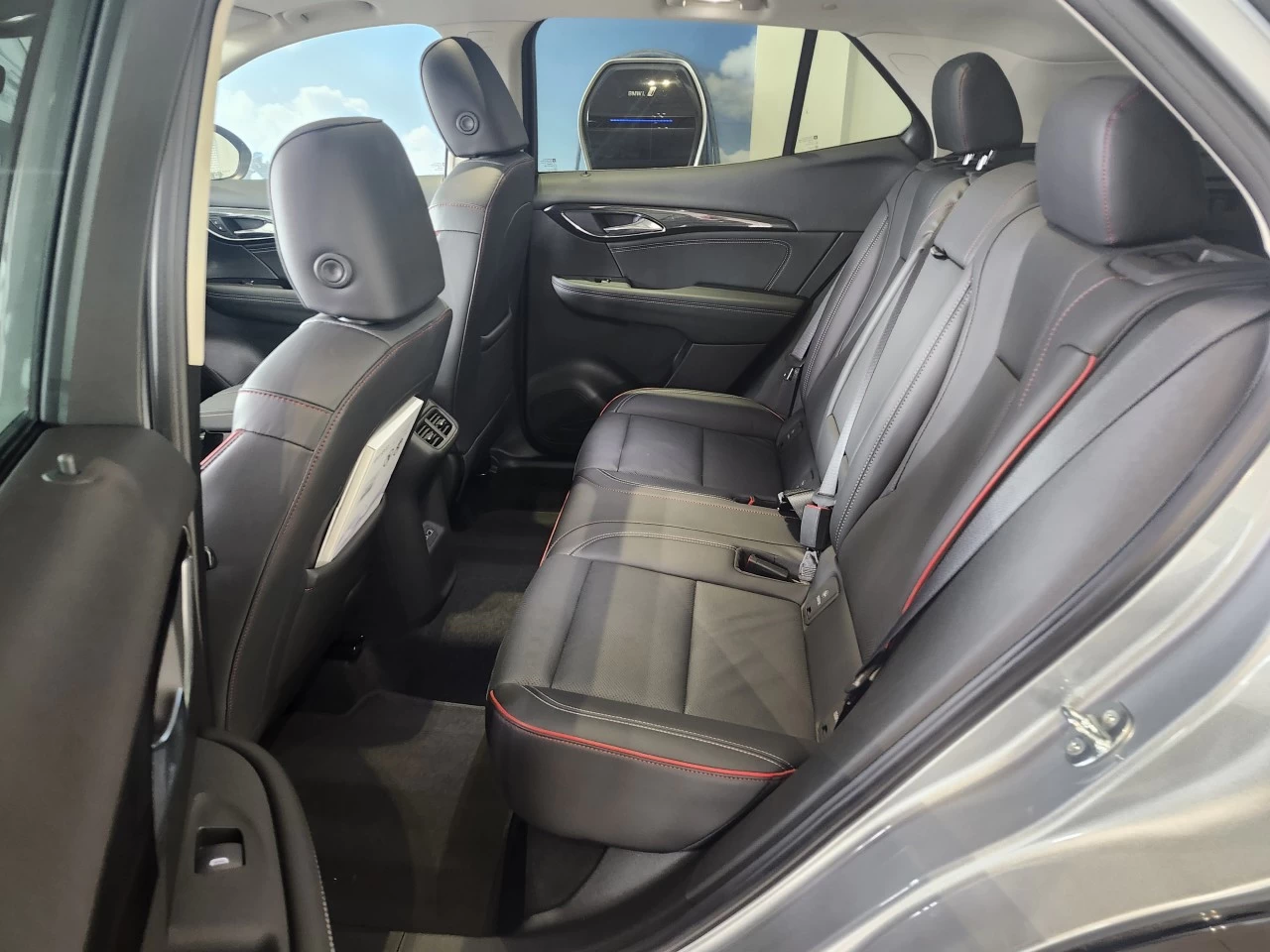 2023 Buick Envision Essence Image principale